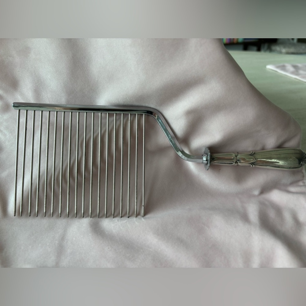 VINTAGE SILVER CAKE SLICER
